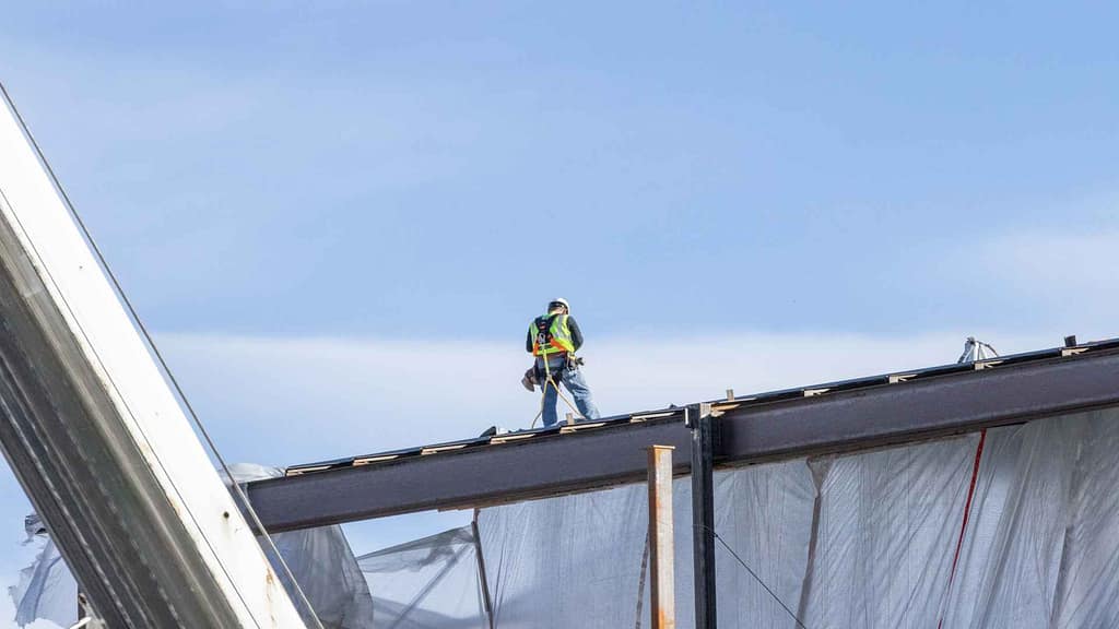 worker from montana roofer