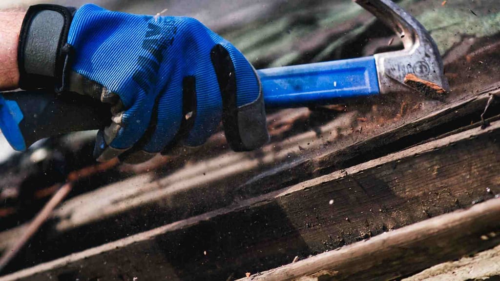 Wisconsin new roof cost for old and damaged home roof