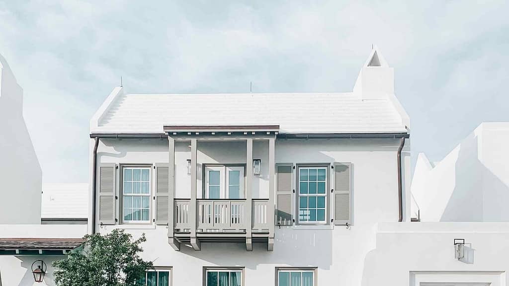 white house and white roof installed by Wisconsin Roofer