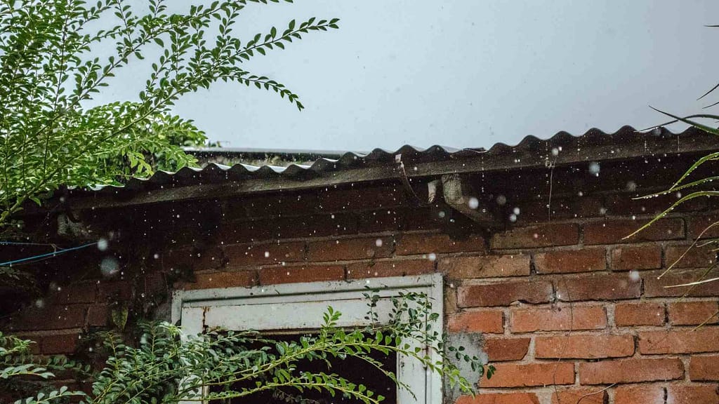 leaking roof inspected by a skilled Mississippi roofer