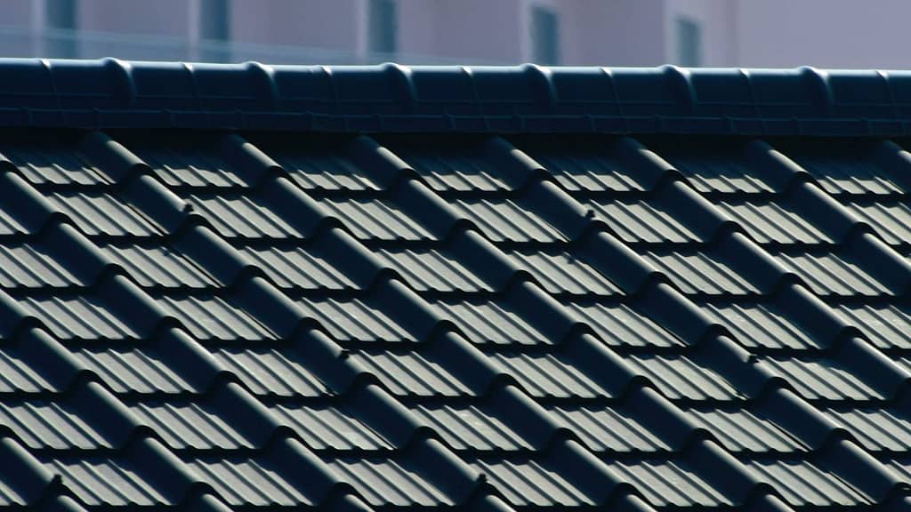 dark green metal roof from Wyoming roofing contractor
