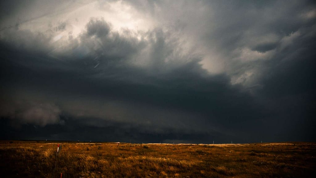 bad weather condition affects Illinois roofing contractor scheduled labor