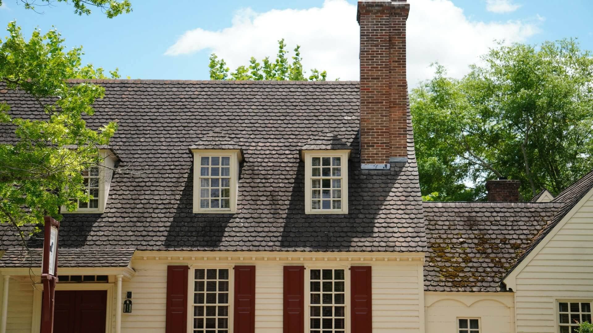 How roof pitch affects roof replacement costs