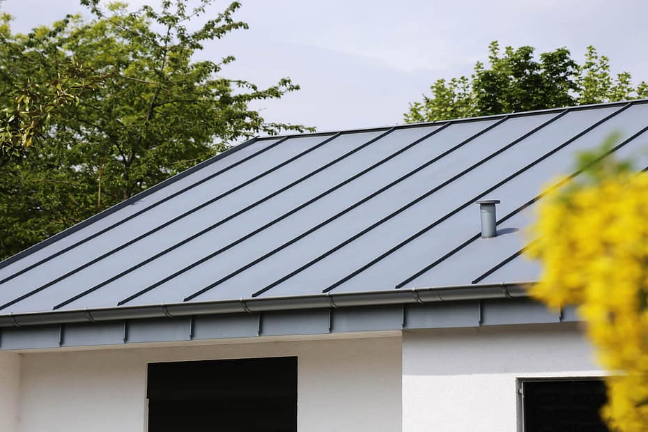 Are metal roofs fireproof?
