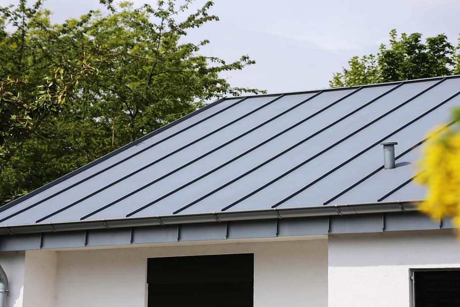 Are metal roofs fireproof?